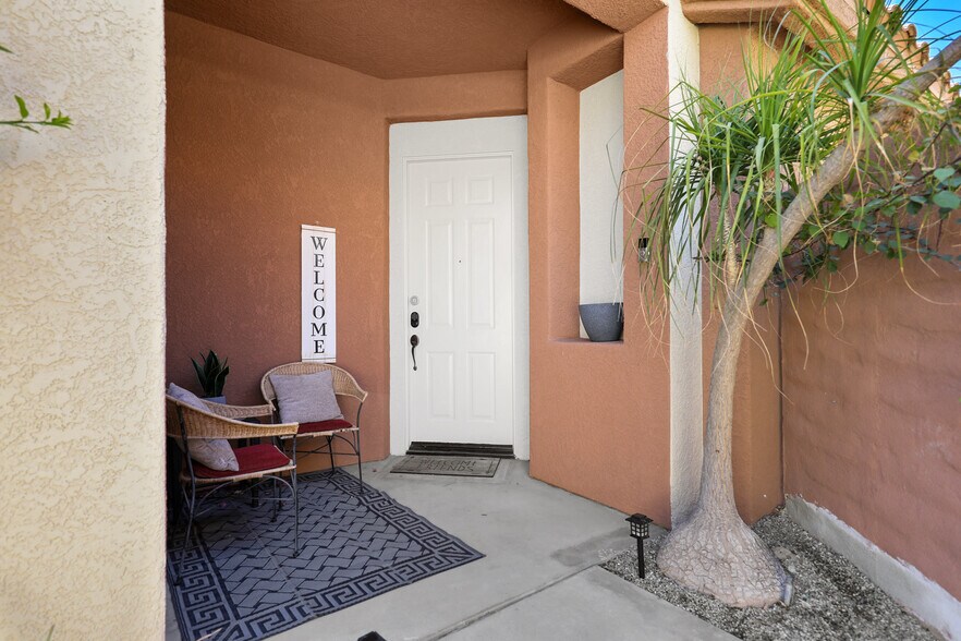 Building Photo - 76747 Minaret Way