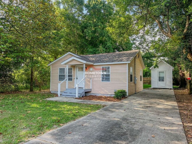 Primary Photo - 2265 Klinger St