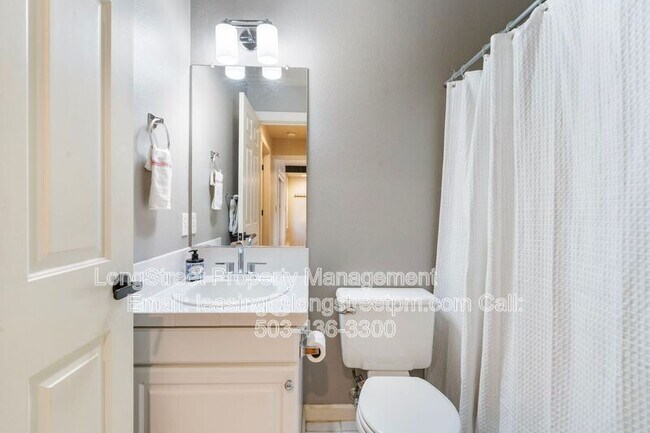 Building Photo - 10247 NW Village Heights Dr