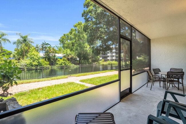 Building Photo - 600 Neapolitan Way