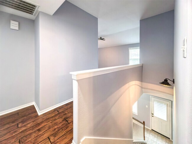 Building Photo - 15510 Fir Woods Ln