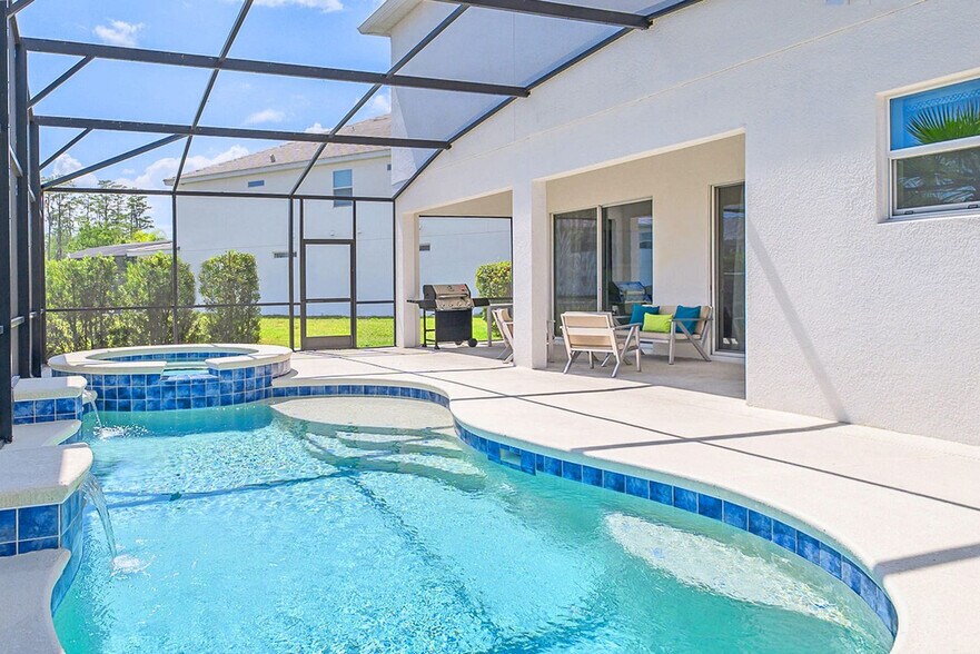 Building Photo - 2560 Shanti Dr