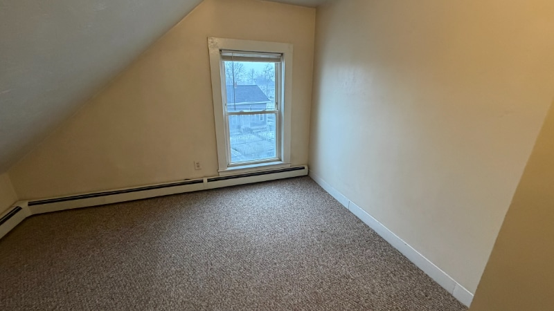 Building Photo - 182 Dexter St