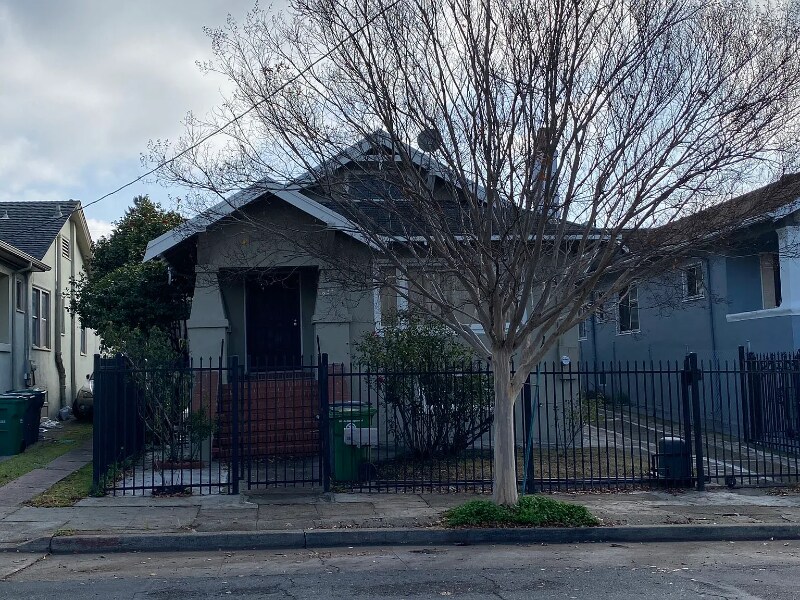 Building Photo - 2314 8th Ave