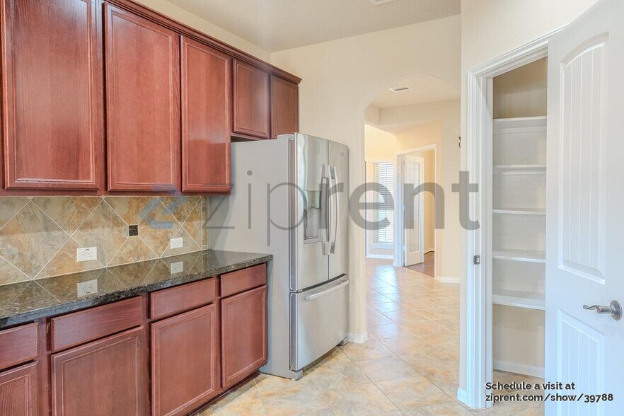 Building Photo - 2814 Palm Harbour Dr