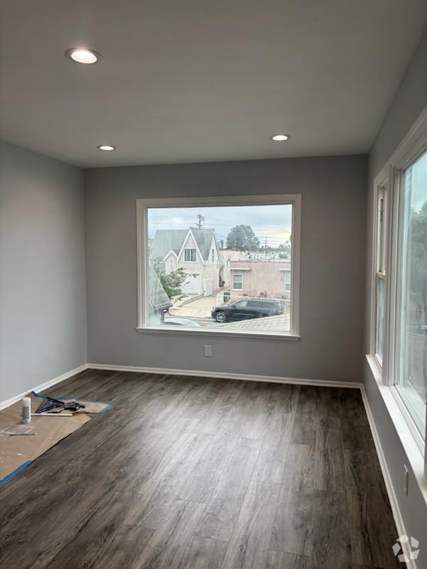 Building Photo - 6810 S Van Ness Ave