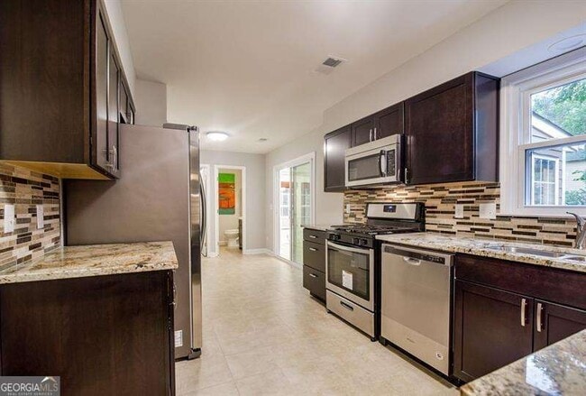 Building Photo - 1351 Omie Way