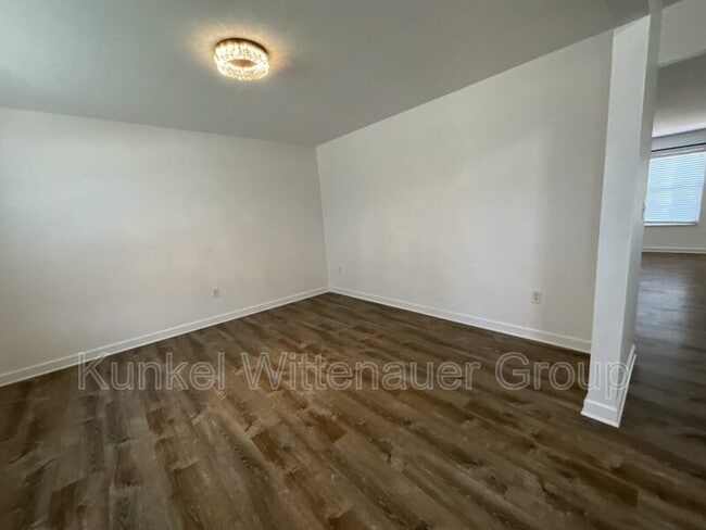 Building Photo - 2621 Greystone Estates Pkwy