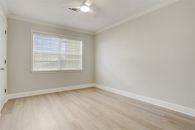 Building Photo - 4708 Mayfair St