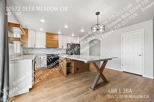 Building Photo - 10572 Deer Meadow Cir