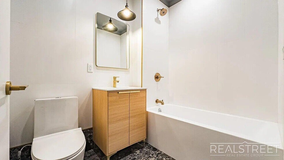 Building Photo - Beadel Street