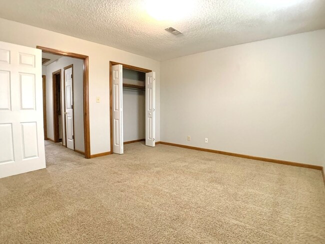 Building Photo - 329 Audrea Ln