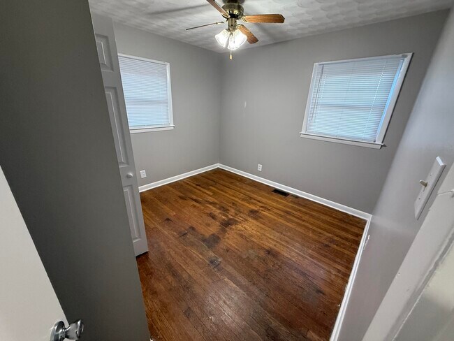 Building Photo - 1857 Dunkirk Dr