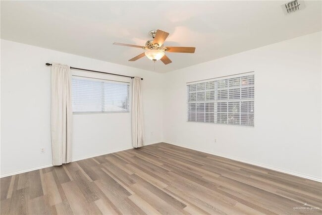 Building Photo - 209 W Rodeo Dr