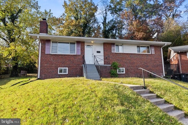 Building Photo - 3001 Fairhill Ct