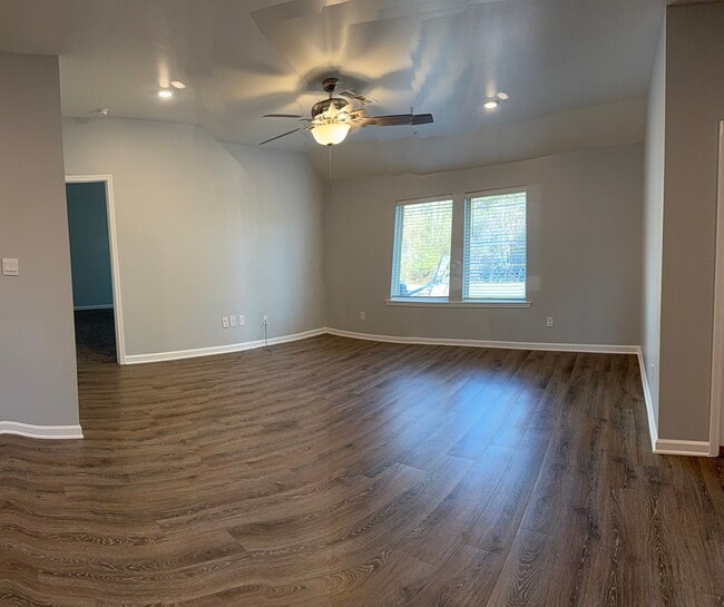 Building Photo - 24422 Dawson Ct