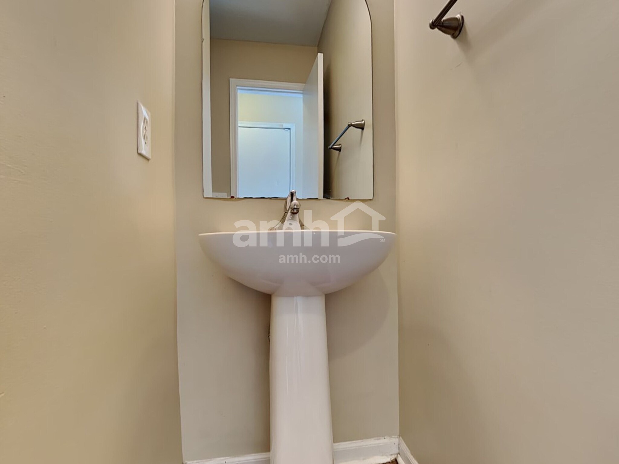 Building Photo - 5785 Chase Run