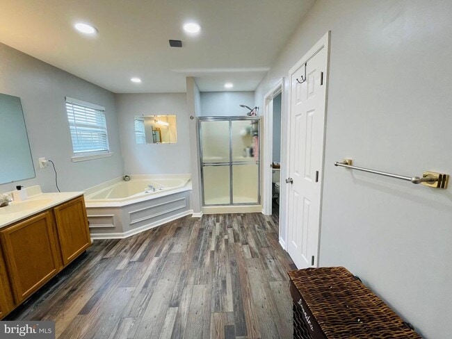 Building Photo - 728 Slate Hill Dr