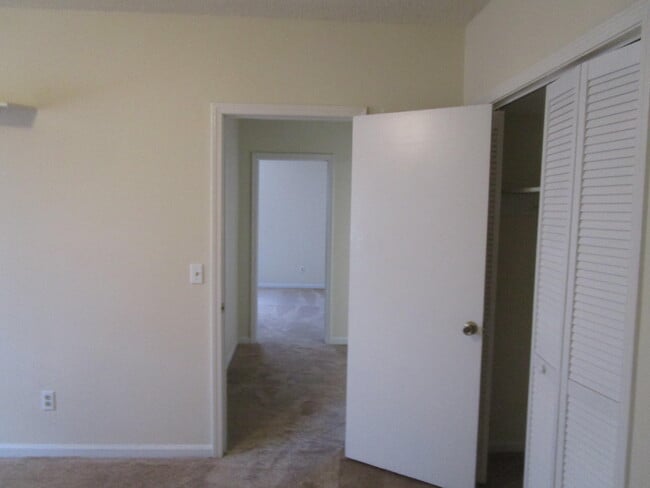 Building Photo - 25 Cuttino Rd