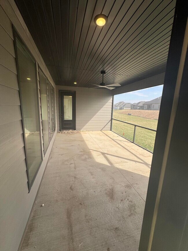 Building Photo - 5316 Buttercup Dr