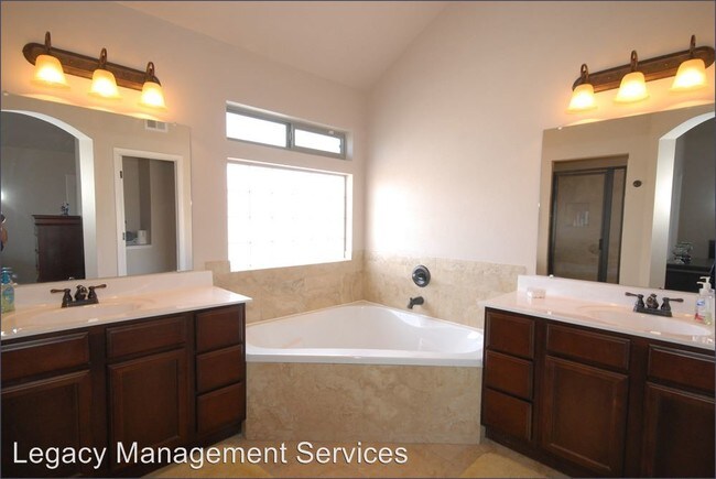 Building Photo - 4800 Red Canyon Ct