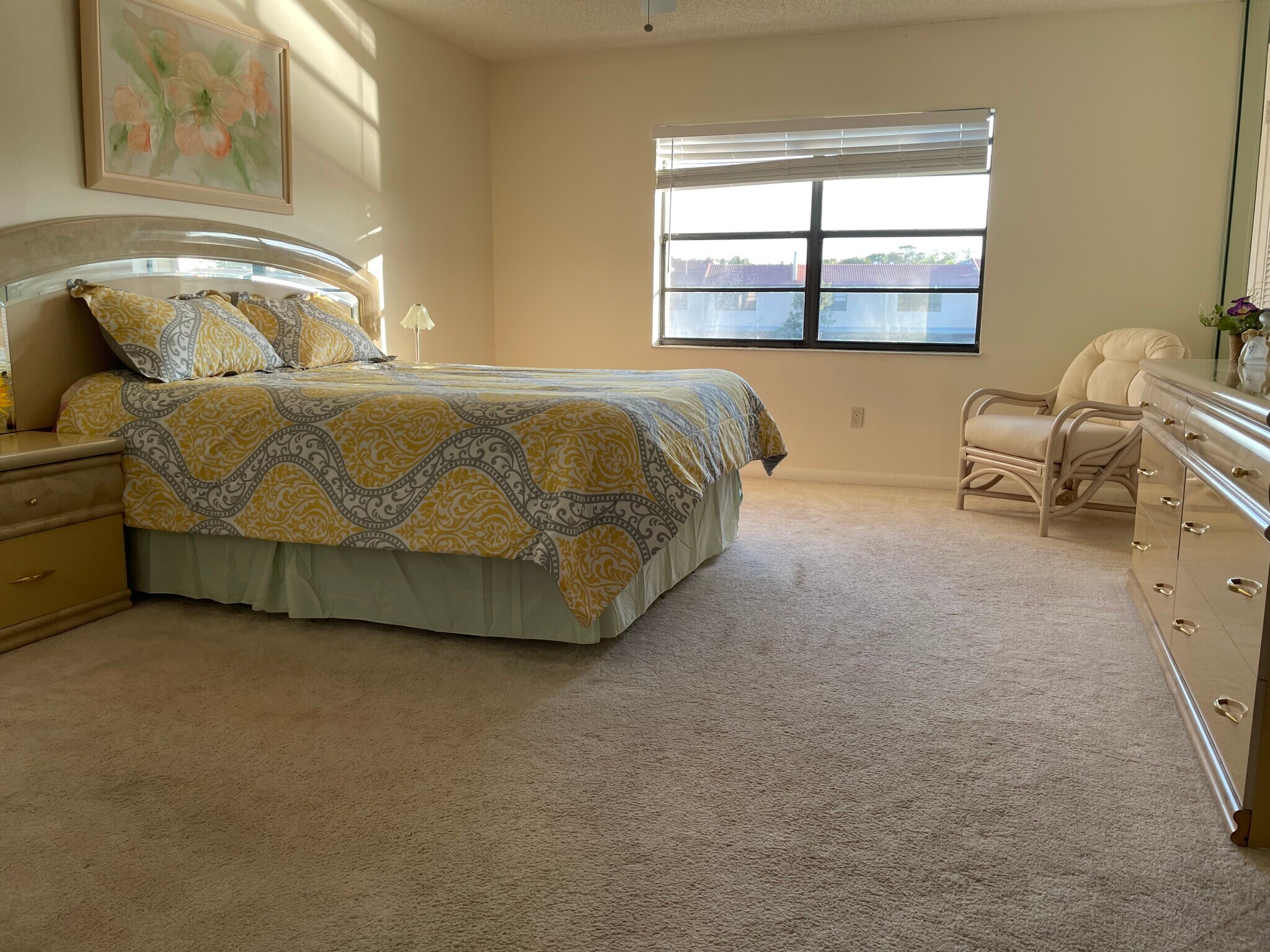 Building Photo - 7911 Eastlake Dr