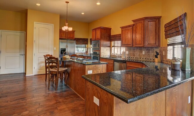 Building Photo - 4310 Capistrano Ave