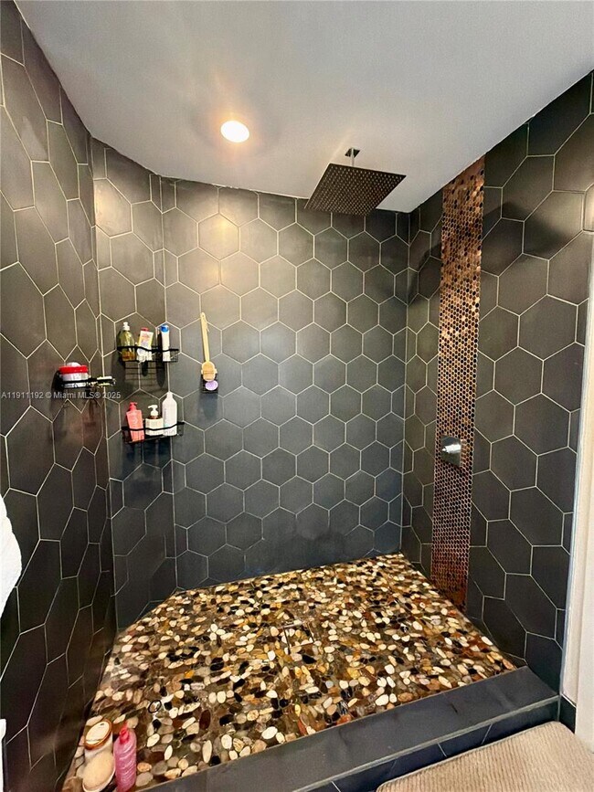 Building Photo - 913 NW 45th Terrace