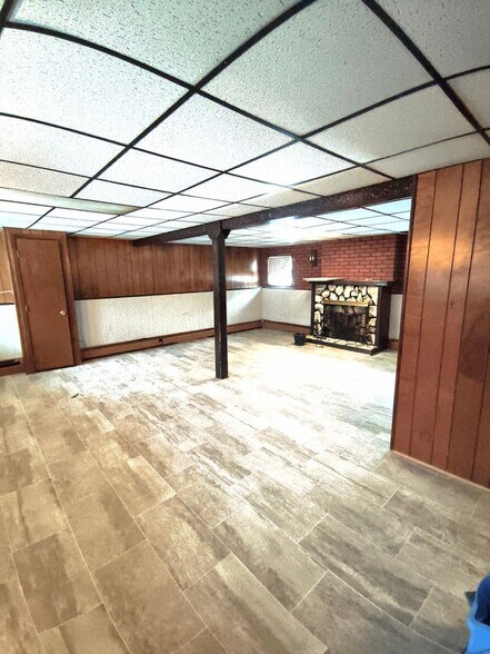 Building Photo - 48 Tiffany St