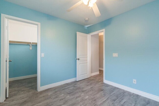 Building Photo - Charming 5 Bed 3 bath Home in Avondale