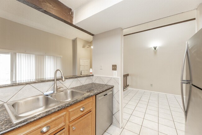 Building Photo - 12926 Greenway Chase Ct