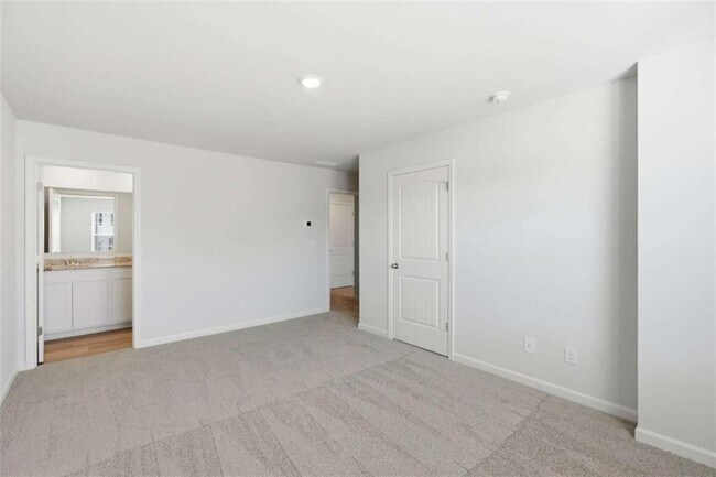 Building Photo - 5971 Skylar Dr