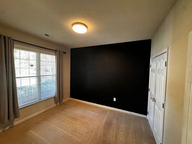 Building Photo - 5406 Ridgedale Dr