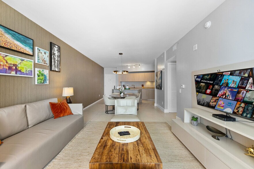 Building Photo - 4111 S Ocean Dr