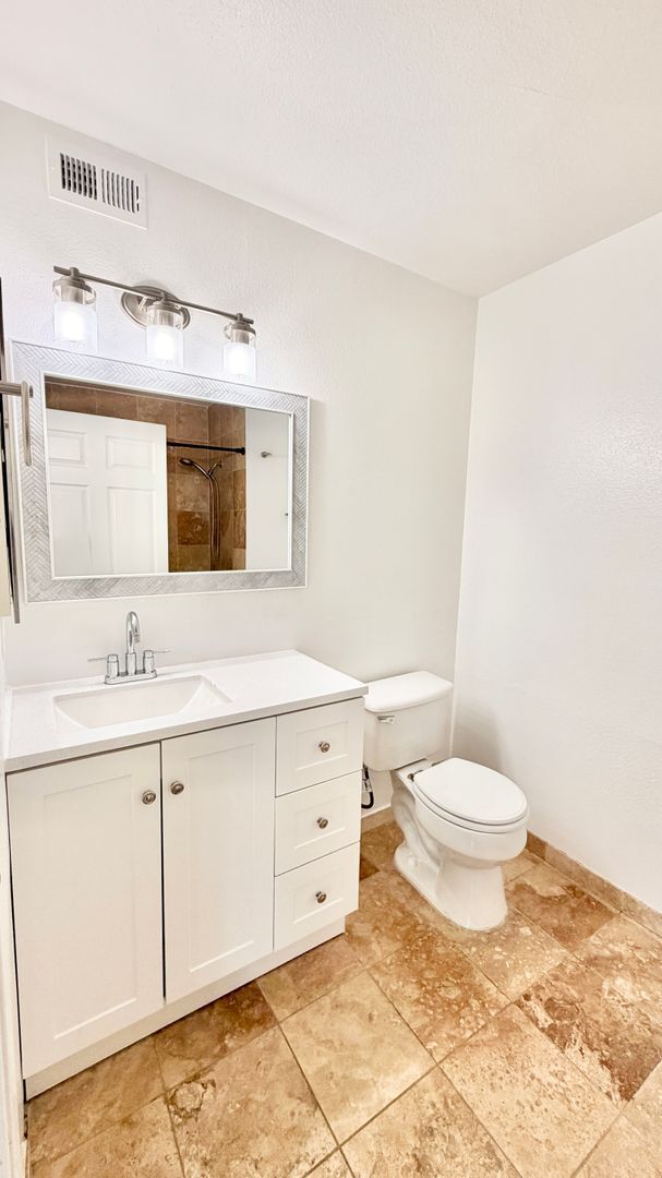 Building Photo - Lovely Downstairs, Entry-Level, End Unit Condo in the Private Diamante HOA Community of Bonsall, ...