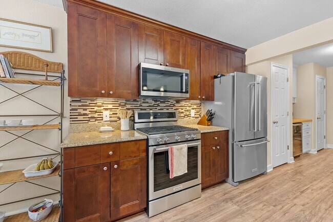 Building Photo - 2317 Burton Dr
