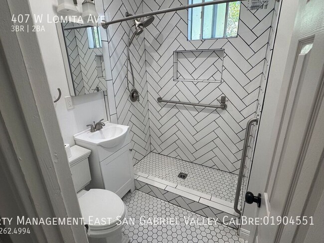 Building Photo - 407 W Lomita Ave