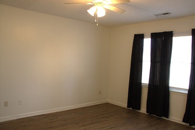 Building Photo - 1007 Kinsey Dr SE