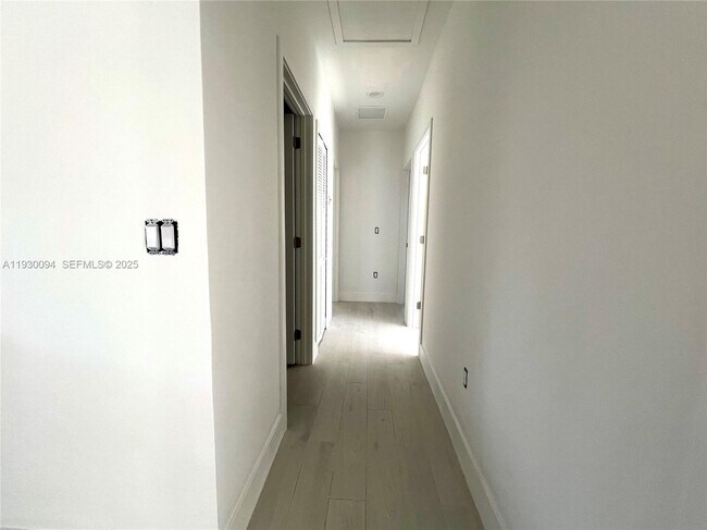 Building Photo - 6820 NW 6th Ct