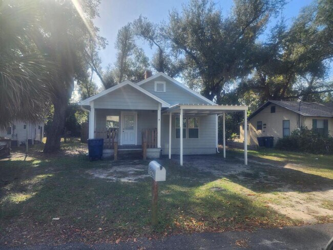 Building Photo - 522 E 5th St