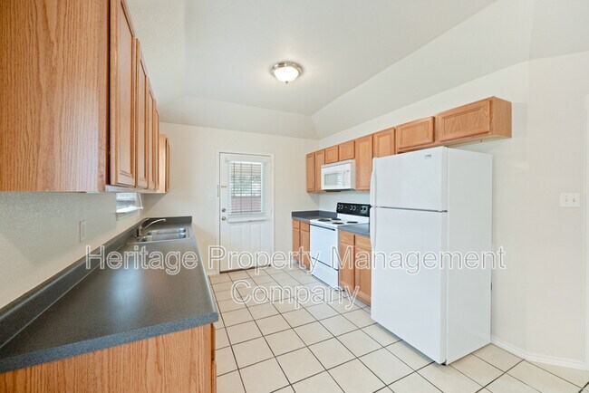 Building Photo - 236 Rosalie Dr