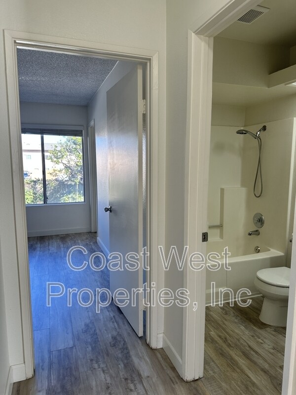 Building Photo - 3563 Roosevelt St