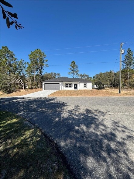 Building Photo - 2349 W Oakland Ln