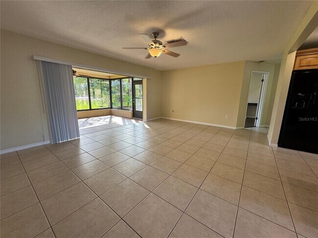 Building Photo - 5221 Londonderry Ln
