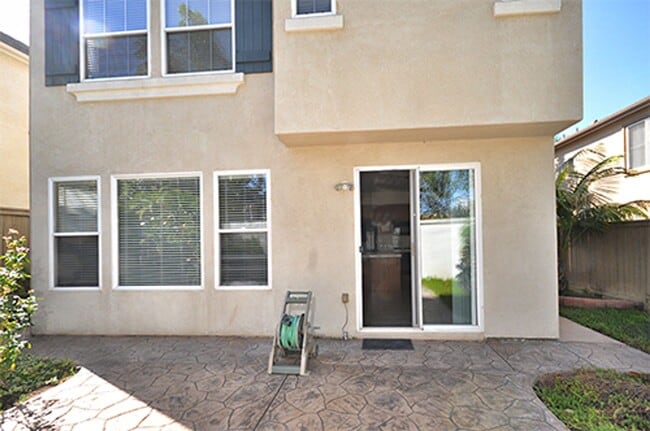 Building Photo - Spacious 5 Bedroom Family Home in Rancho del Oro!