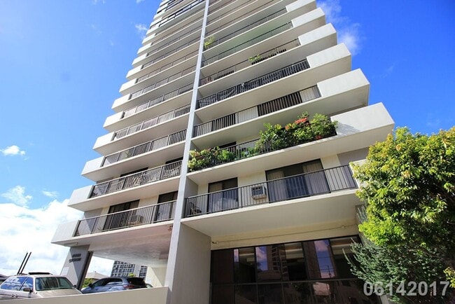 Building Photo - Move-In Ready & Conveniently Located 2BR / 1BA / 1PKG PARKSIDE TOWER – MCCULLY