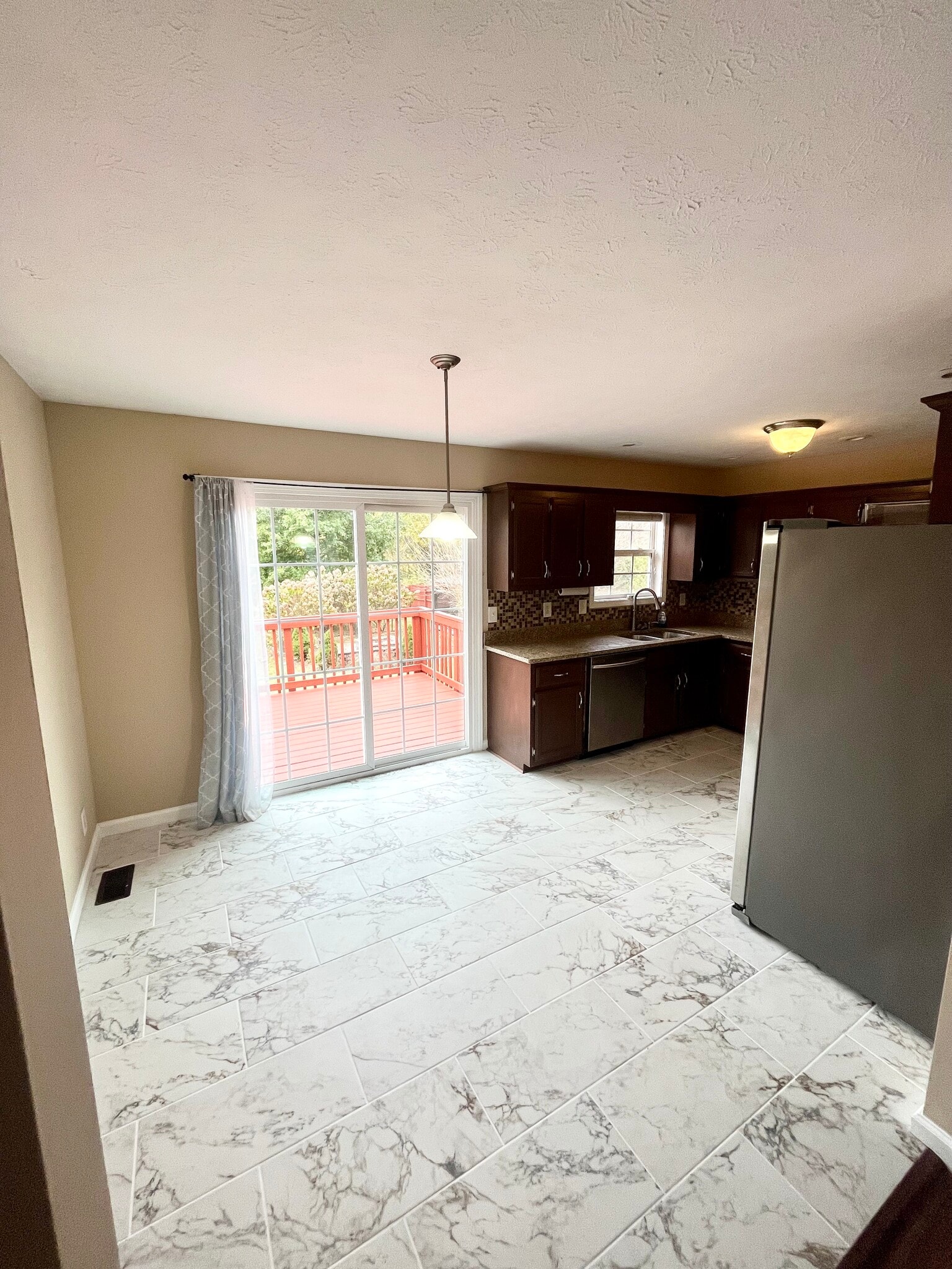 Building Photo - 782 Fire Break Dr