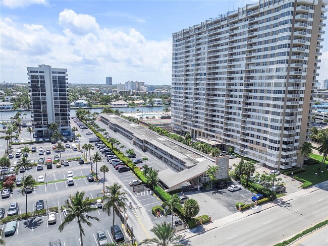 Building Photo - 2001 S Ocean Dr