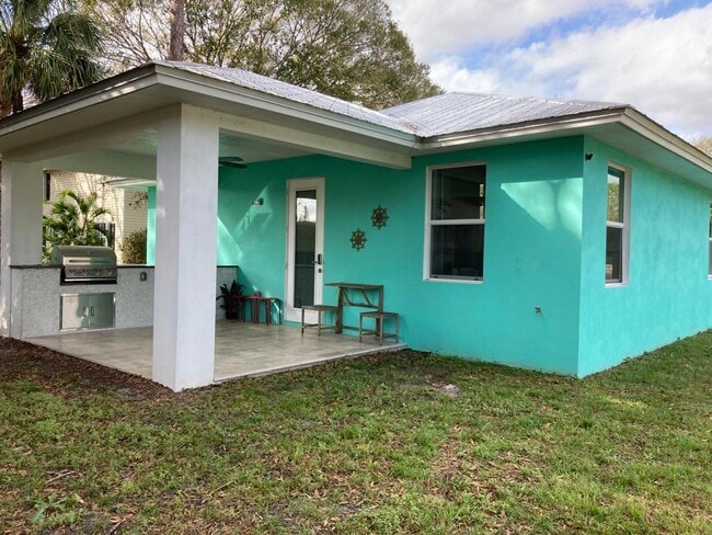 Building Photo - 1501 Pine Hollow Dr