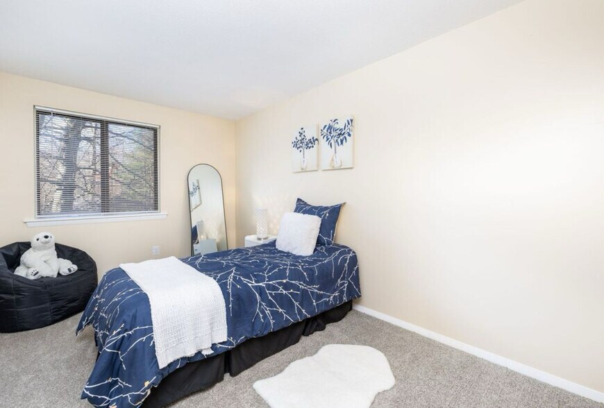 Building Photo - 47 Conestoga Way